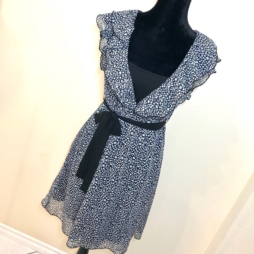 PRETTY SASH DRESS - Picture 3 of 10